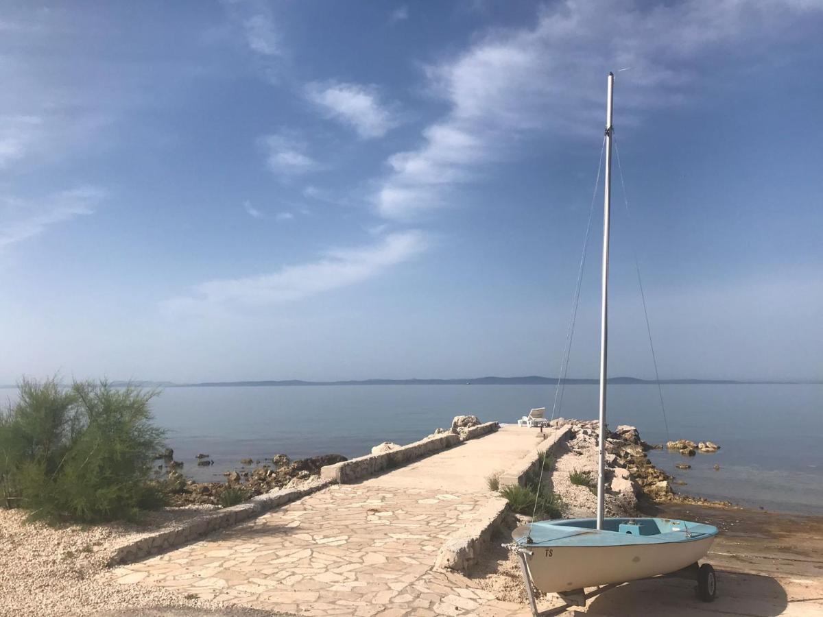 Apartmani Vukadin Vir Exteriör bild