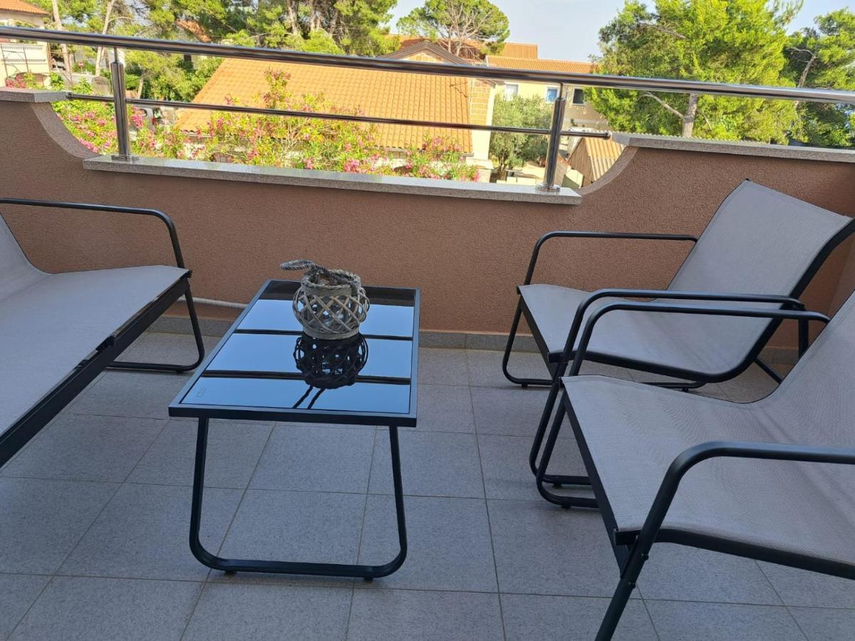 Apartmani Vukadin Vir Exteriör bild