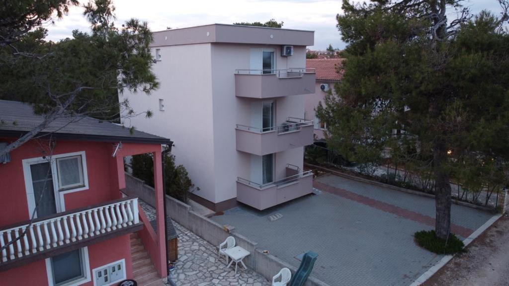 Apartmani Vukadin Vir Exteriör bild