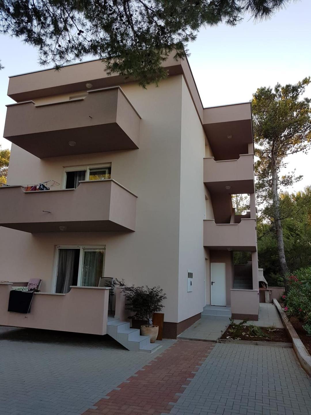 Apartmani Vukadin Vir Exteriör bild
